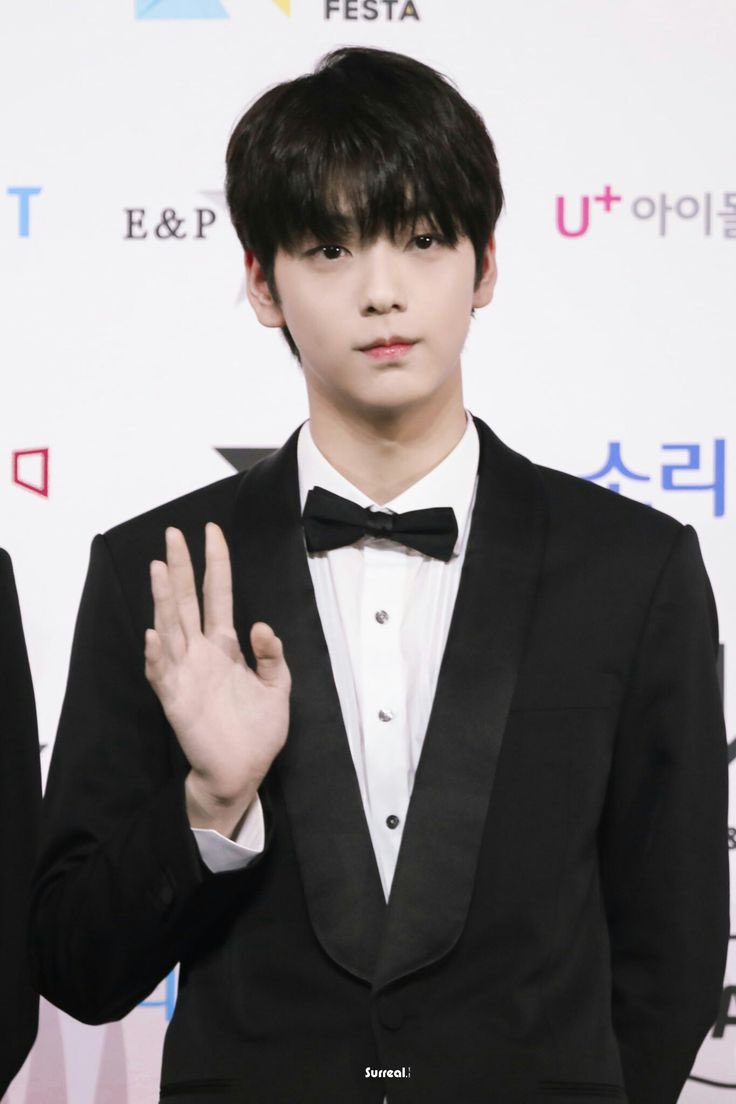 twelve05cm's tweet photo. soobin 😭😭😭😭😭😭😭😭

2019                                            2025 https://t.co/nhqagMyTlN
