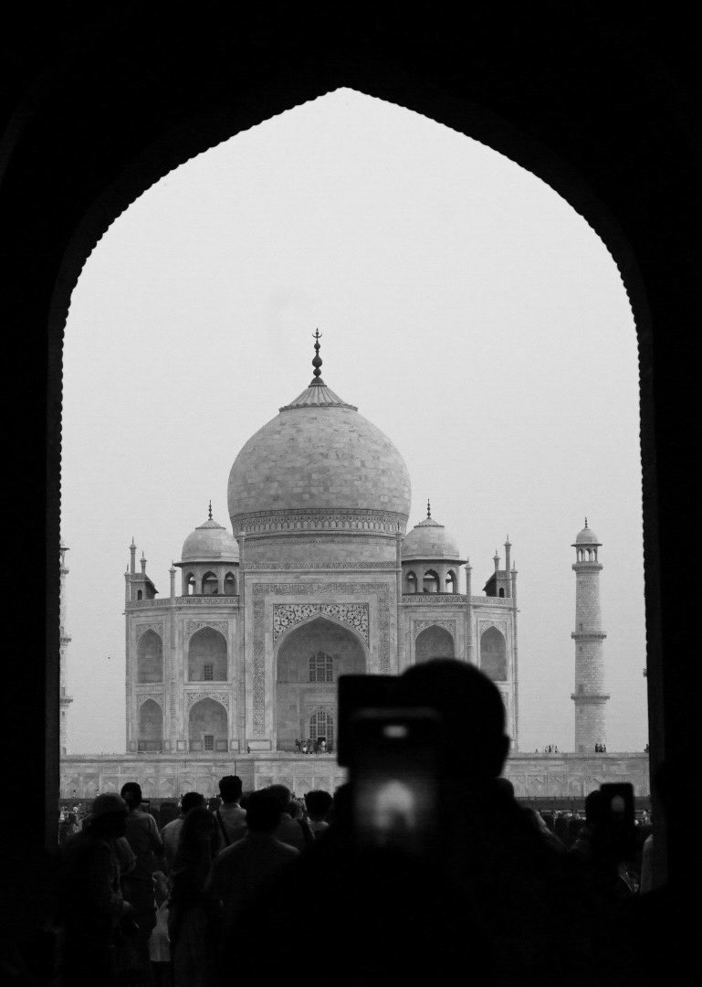 The Taj Mahal in beautiful mono. Well worth the early start. #loveindia