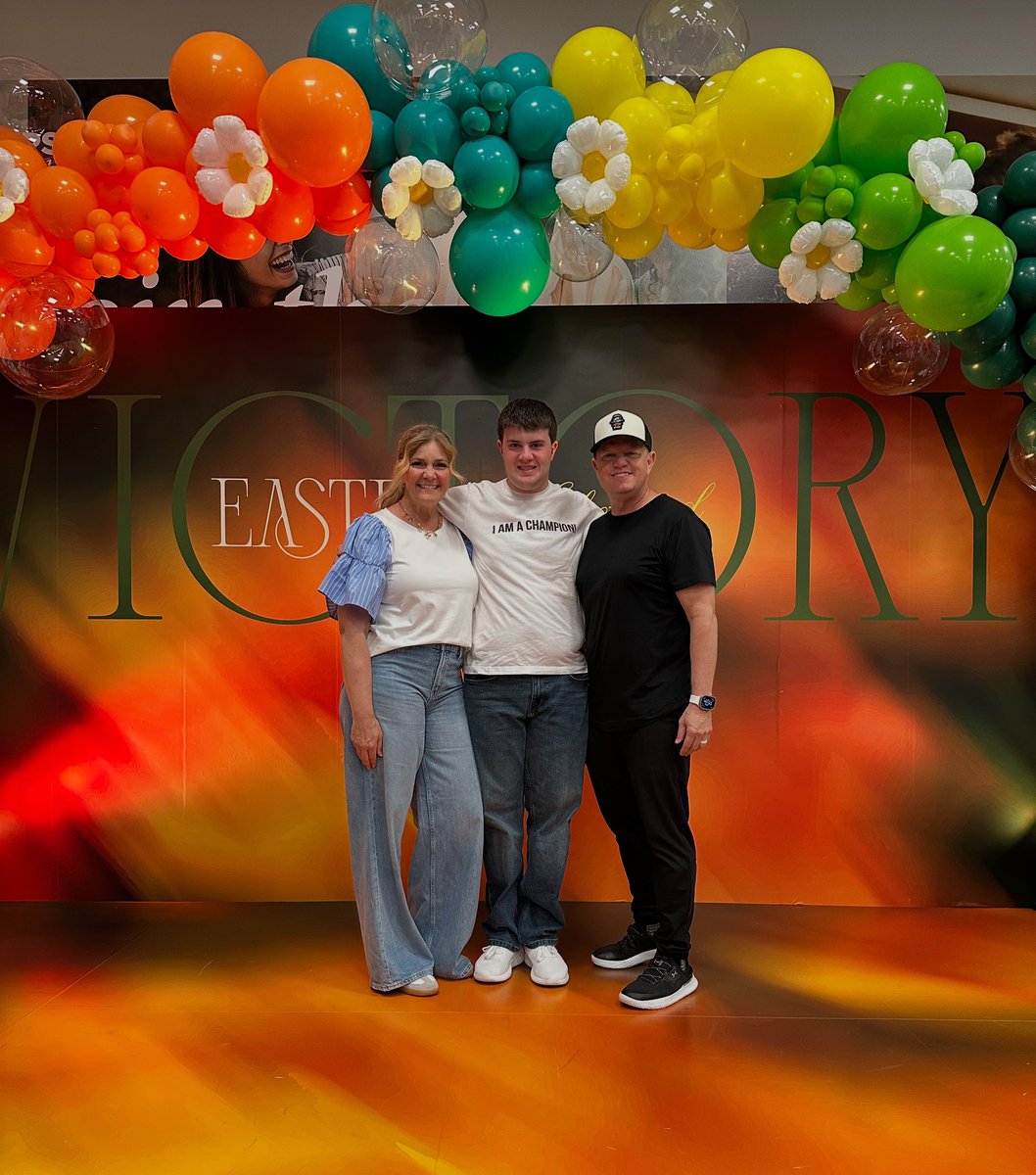 cjnsami5's tweet photo. Springfest @lakewoodchurch Thank you to Robin Chandler and the entire Kidslife at Lakewood team for putting on a fantastic event for the kids🤟 https://t.co/6cvz0F2tu3