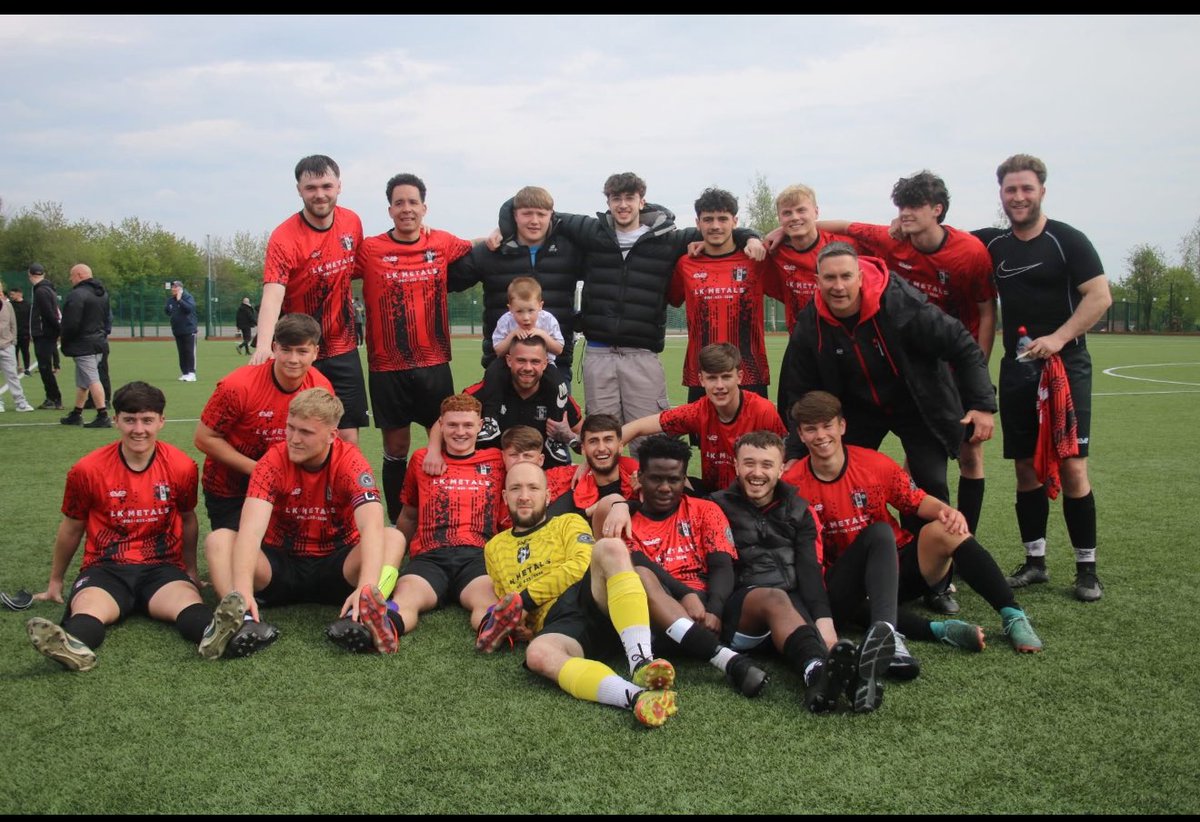 SpringheadAFC's tweet photo. CHAMPIONS!!! 🥇🥇🏆
2nds away @north_walkdenfc for a tough top of the table clash. Coming from behind  to win 1-2. Crowned CHAMPIONS with a game to go! Well done to the coaches and players on their great achievement. Bounceback to div 3 at first attempt 🔴⚫️⚽️ https://t.co/LNdpBooTKF