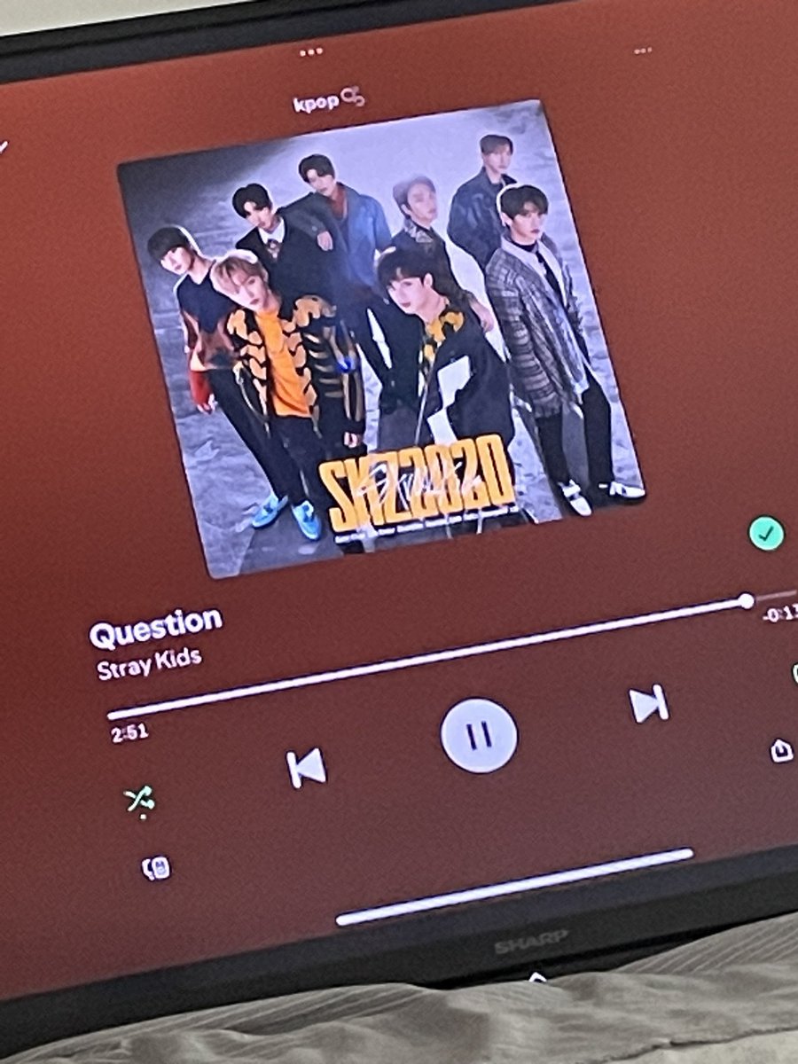 jinnlix's tweet photo. ahora q skz haga concierto pero solo de sus primeros tres álbumes 🫦 https://t.co/9aZKh9p4wM