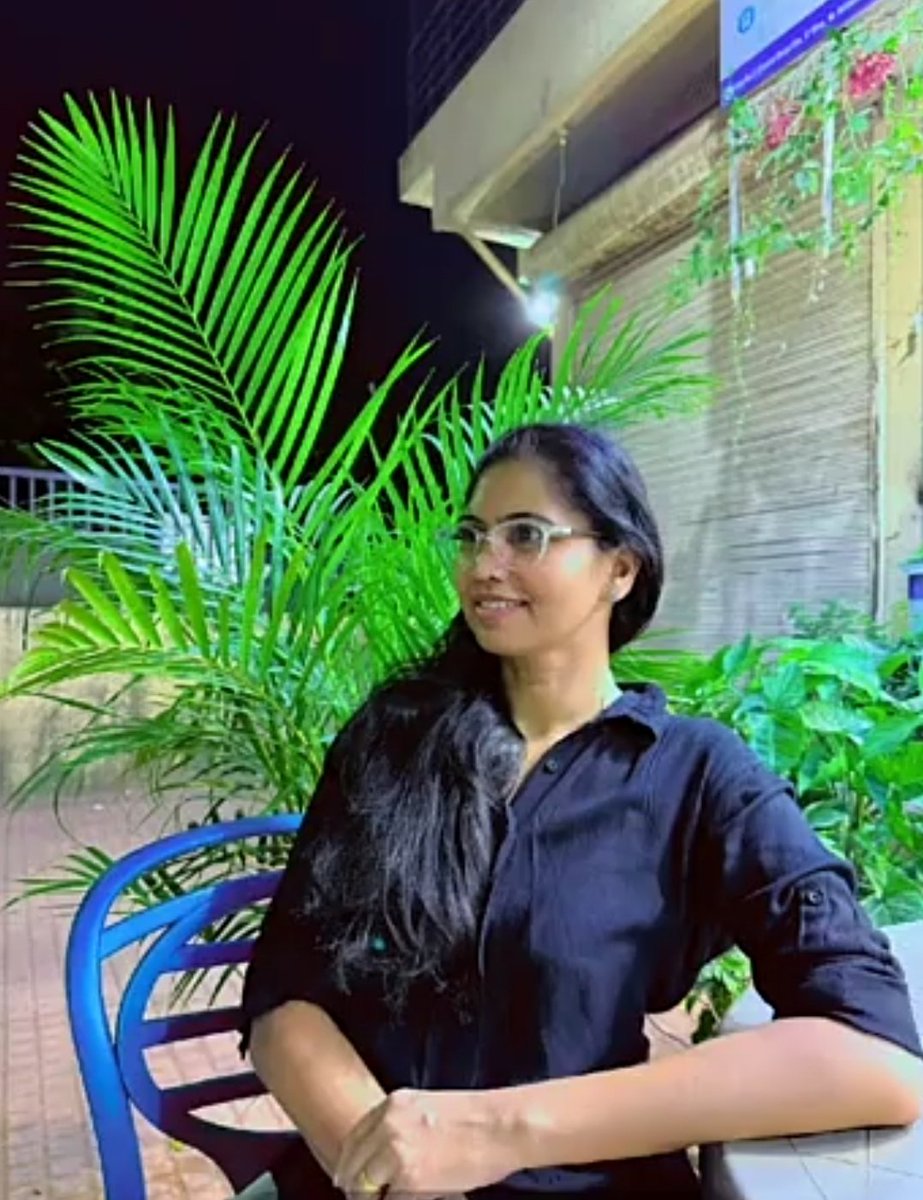 बेशक हो तज़किरा मेरी कमियों का बज़्म में
लेकिन करें वही कि जो ख़ुद पारसा भी हो।।

-किरण के. ✍🏻