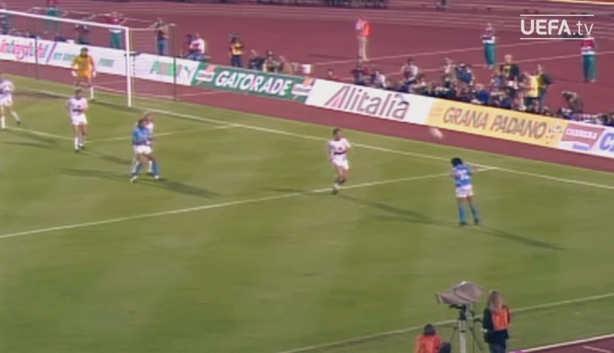 Açtım final maçını izledim. Adam kafayla orta açıp asist yapmış.