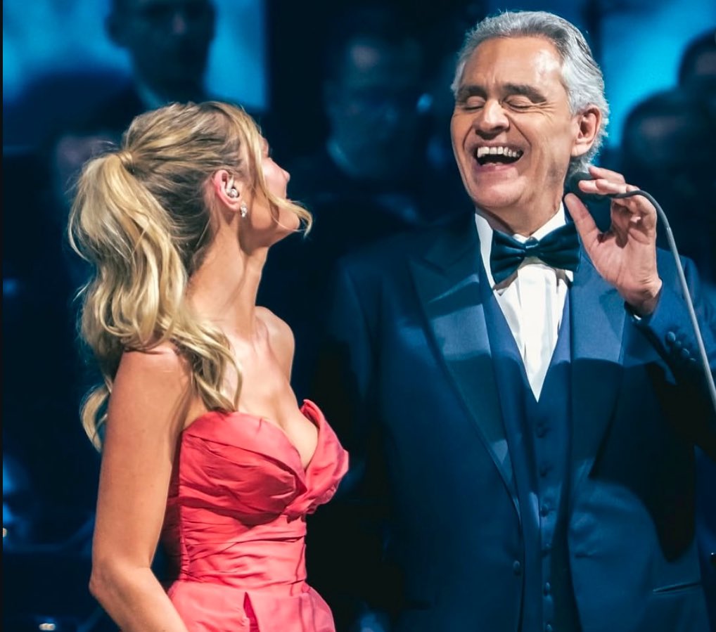 TheRealAmandaShow posted:

Got to sing with one of my heroes 🥹