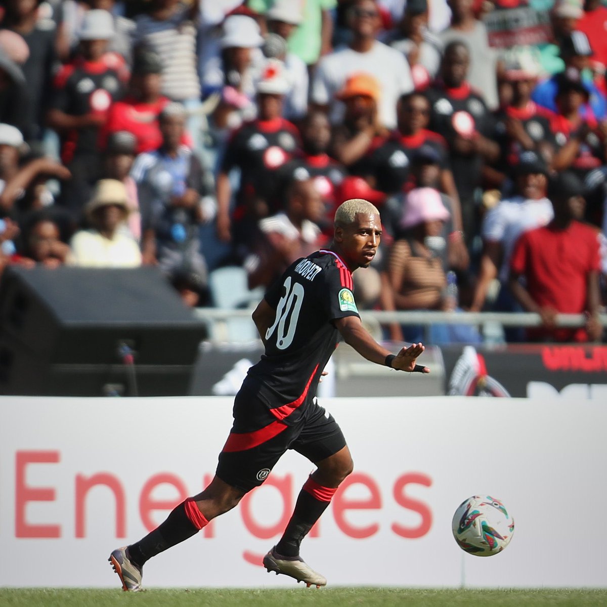 Vuyo5091's tweet photo. Dankie Mjita u3, dankie baba #mbokazi #royen
#OrlandoPirates https://t.co/EP19zkmb7x