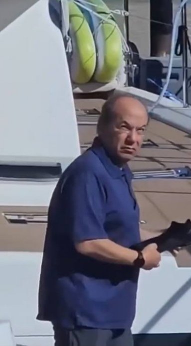 Quién los entiende pin¢hes chairos, querían ver a <a href="/FelipeCalderon/">Felipe Calderón 🇲🇽🇺🇦</a> en el bote, lo ven y hasta #EsFraudiaEspuriaConA <a href="/Claudiashein/">Claudia Sheinbaum Pardo</a> se em₱ut@ 🤣🤣🤣🤣🤣 #AsíNoSePinchesPuede ya pónganse de acuerdo 🤣🤣🤣🤣