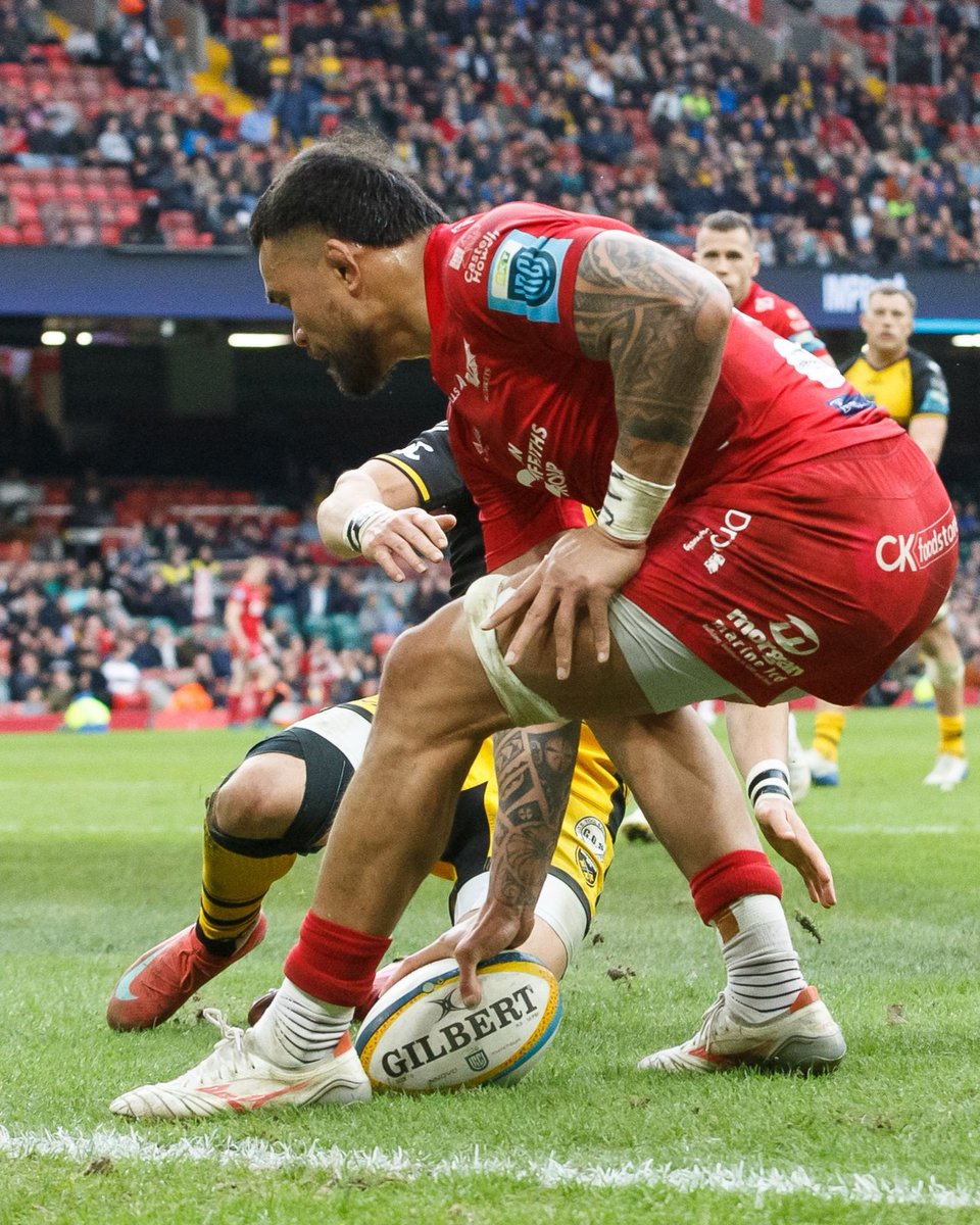 WelshRugbyUnion's tweet photo. 💥 Vaea Fifita brings @scarlets_rugby back into the game 💪

#WelshRugby #JDX https://t.co/OTnxdQD6If