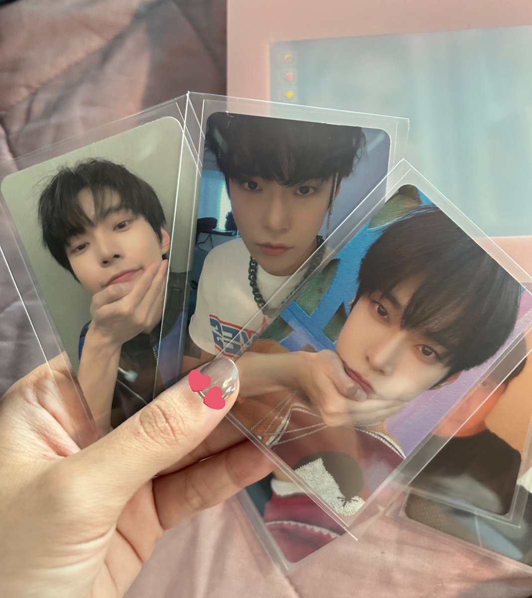 ofwayv's tweet photo. então… eu acho q… meio q… comecei a colecionar o doyoung https://t.co/7tesbEWt97