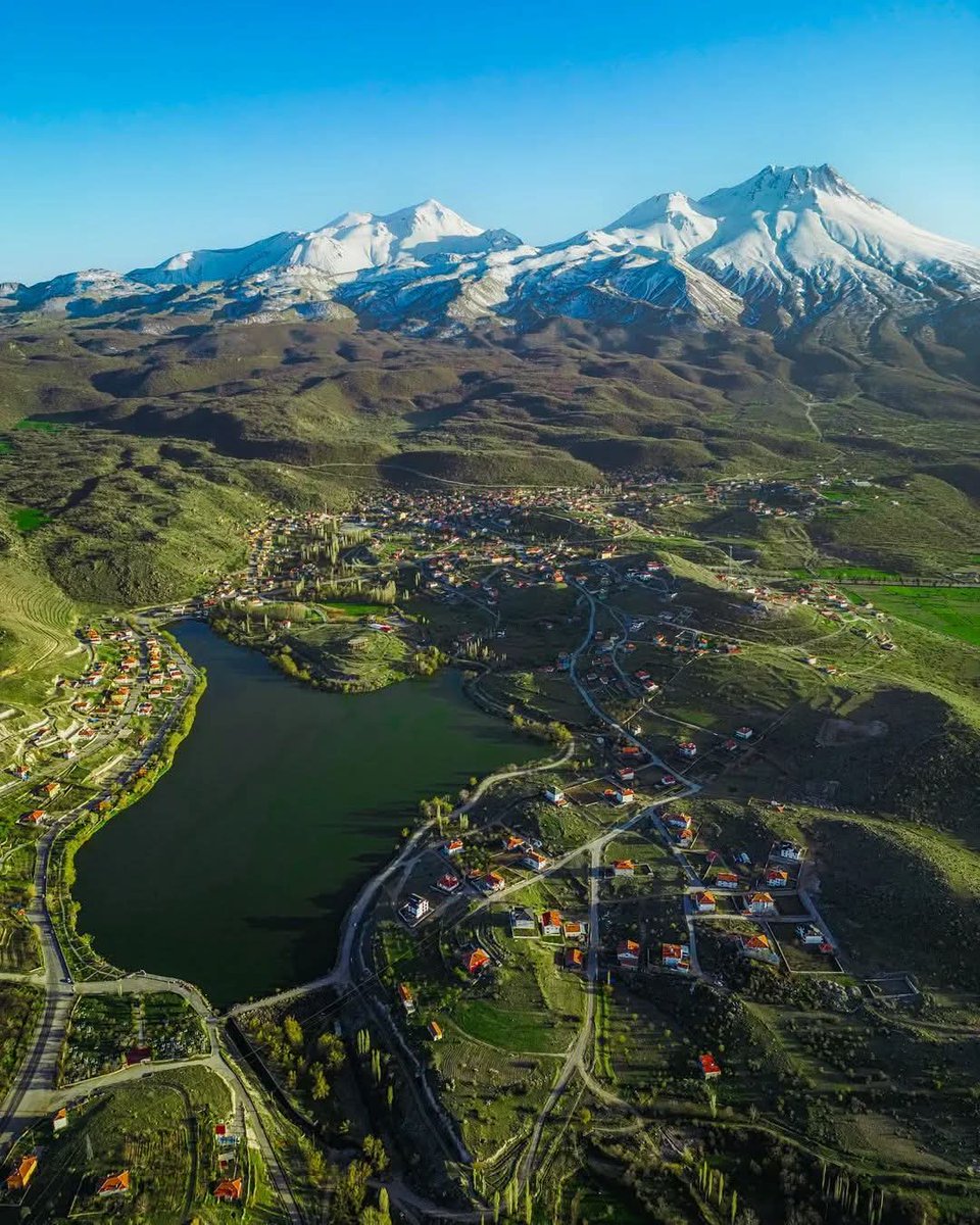 tarihenstitu's tweet photo. İnanılması zor ama burası İç Anadolu, Aksaray https://t.co/N0h0nMNTZW