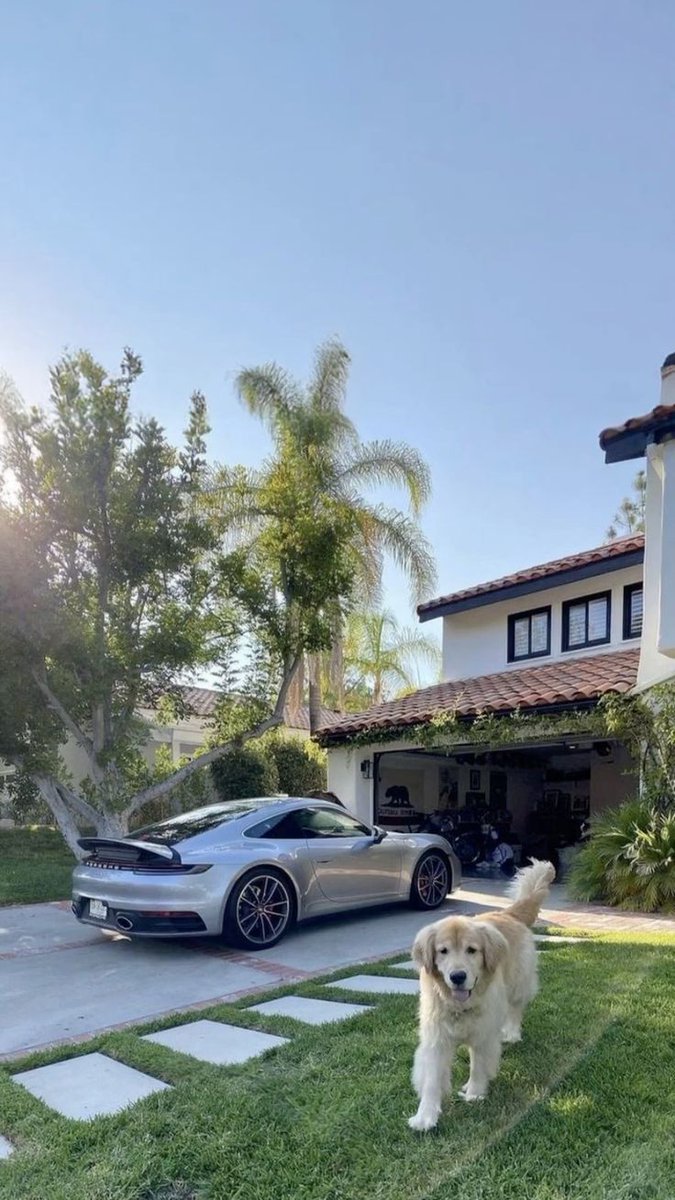 Creatextravel's tweet photo. POV: You in 5 years if you do not give up https://t.co/RLCQBztiVN