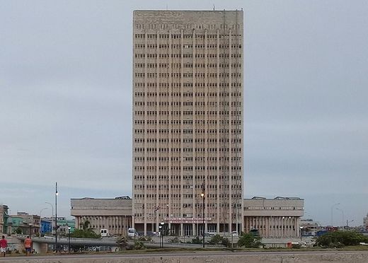 Un ensayo clínico para comprobar la seguridad y eficacia de fármaco #cubano en pacientes con tumores sólidos avanzados, se realiza en el Hospital Clínico Quirúrgico Hermanos Ameijeras, de La #Habana.
<a href="/PrensaGtmo/">Periódico Venceremos</a>