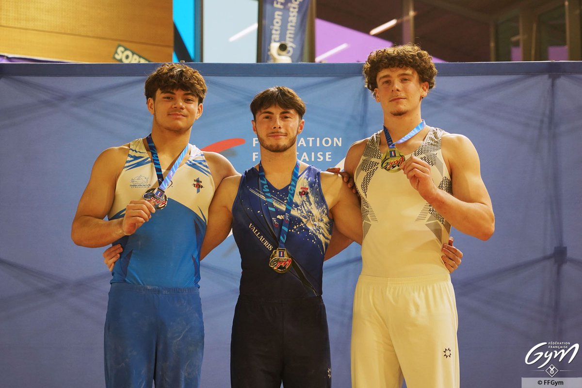 ffgymnastique's tweet photo. [GAM/GAF - Championnat de France Élite] 📍Agen

SENIOR GAF 
🥇 Lorette CHARPY - 52.250 pts
🥈 Morgane OSYSSEK - 51.950 pts
🥉 Djenna LAROUI - 50.200 pts

SENIOR GAM 
🥇 LÉO SALADINO - 81.450 pts
🥈 Anthony MANSARD - 80.500 pts
🥉 Justin LABRO - 79.050 pts

🔔 Rendez-vous demain pour le concours par agrès
