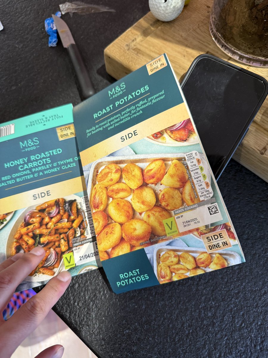 t3ddybaker's tweet photo. @marksandspencer incredibly disappointed with the food quality recently. We did a £200 shop again the other day, and decided to buy 2 of the family meals for a big family dinner to save time. The caramelised carrots &amp; potatoes &amp; other parts of the food are inedible. https://t.co/8MgK7x9eVE