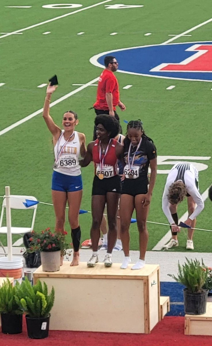 LOOK AT OUR GIRL GO!!!! 
Olivia Ruiz is on to state for the 300m hurdles—WE ARE SO PROUD OF YOU!