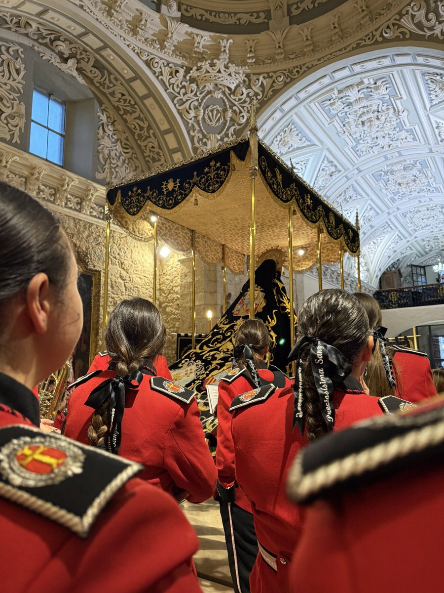 Tras las suspensión de la Procesión del Dolor y la Soledad hemos realizado un pequeño acto dentro de la Iglesia.

Gracias a la Cofradía de Nuestra Señora de la Soledad por contar con nosotros un año más