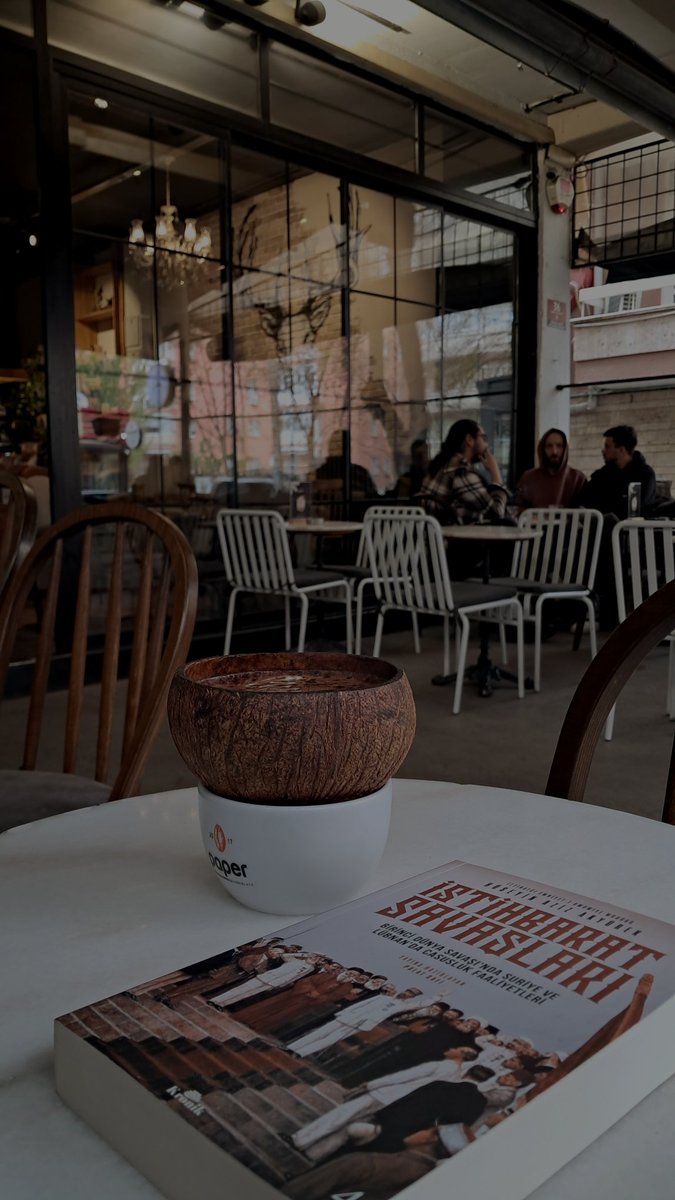 Bir kitap bir kahve yetiyor..