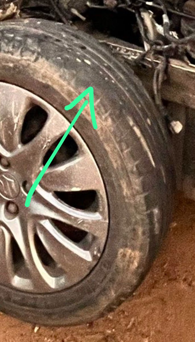 motordave2's tweet image. Why would you travel in a Car on the highway with such #Tyres?

#Roadworthy Tyres?

@ChristinMP_ 

@DriveSmart_IN @dabir @Nik_blr @Lutapi_ @kiranurs @arunpoochi @RCBengaluru @gopihc @skr77s @ameyapc @abhi_kulkarni85 @gokul1701 

P.S Highways need Highway Worthy Tyres!