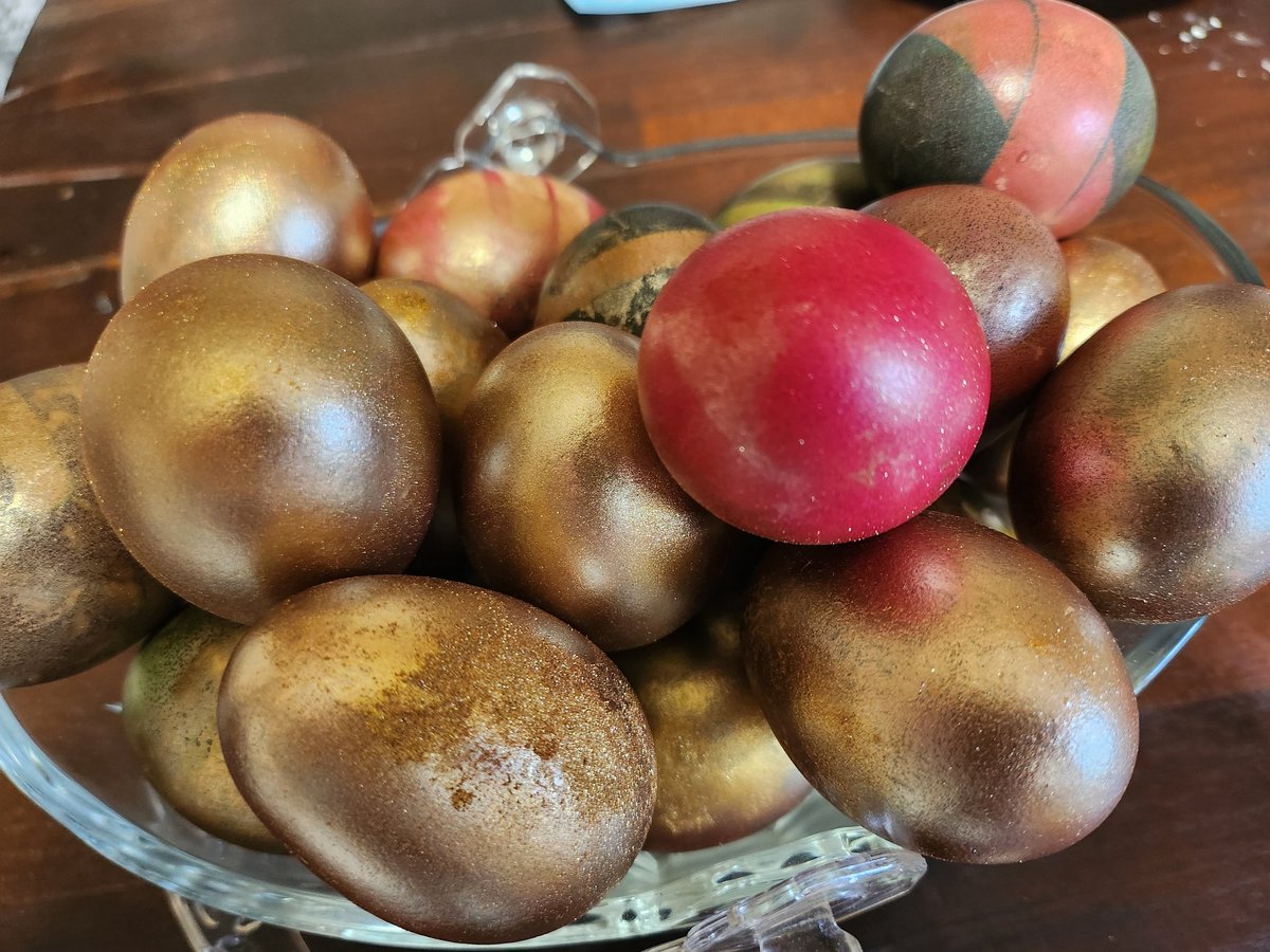 Моите яйца са най- хубави 😘🫠🤗🤫🫢 (великденска завист)