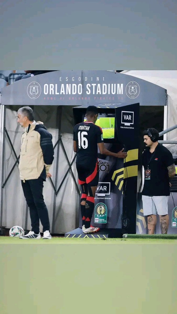 User632645's tweet photo. @orlandopirates @pyramidsfc @ThalenteMbatha_  we thank you 🫠🫱🏼‍🫲🏽 https://t.co/5gfNRMvdc6