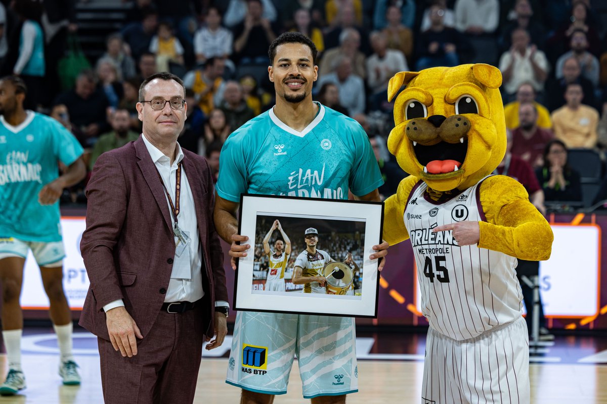 OLB45's tweet photo. Gaylor de retour à Orléans, et pour la première fois à CO'Met ❤️ https://t.co/dkkmEhI5Vn