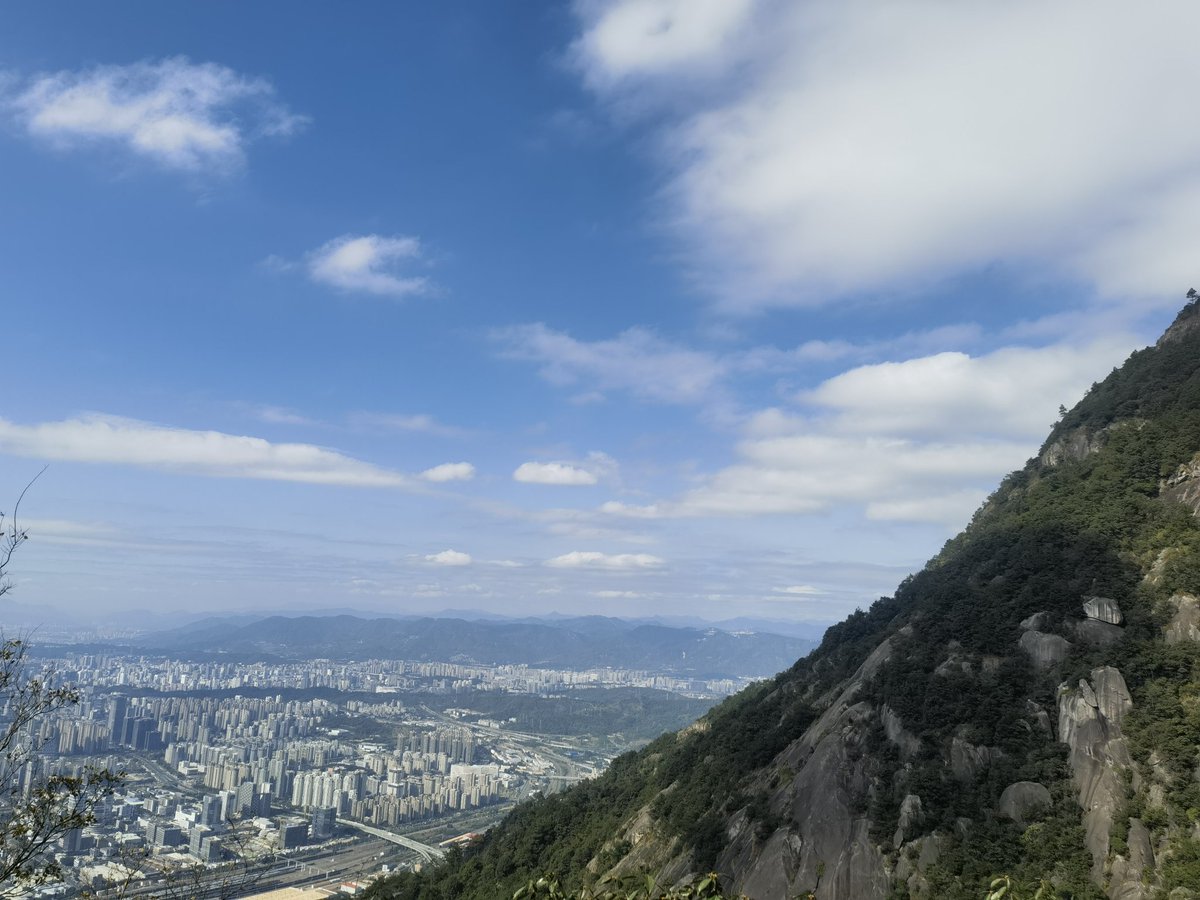 99linsheng's tweet photo. What is the pursuit of a persIs it merIs it merIs it merely wealthy?
I think the meaning of life is more about the accumulation of spiritual wealth! @cz_binance @heyibinance https://t.co/i40oA2Q21t