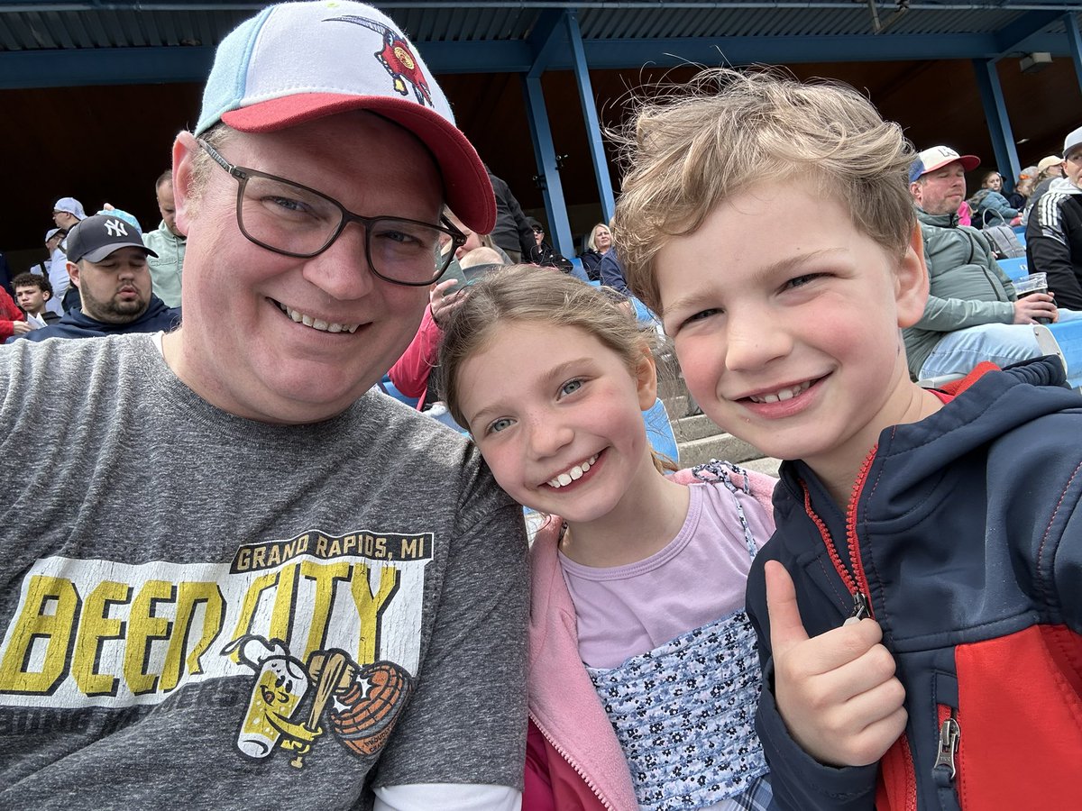 phys_ed_joe's tweet photo. Soccer game ✅
Softball practice ✅
@wmwhitecaps and Easter Egg hunt to end this Saturday! #WMCaps #GoCaps https://t.co/axW2T9GlYt