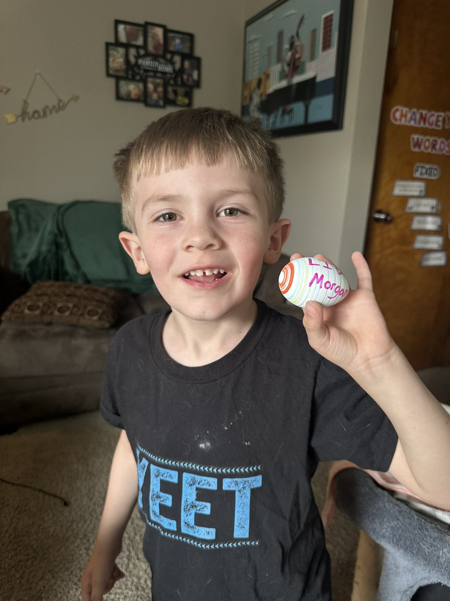 MatFedericoBOTB's tweet photo. @YaOnlyLivvOnce my son made you an Easter egg he’s a big fan of yours and he wants to wish you luck at #WrestleMania https://t.co/1zJ4P3chSx