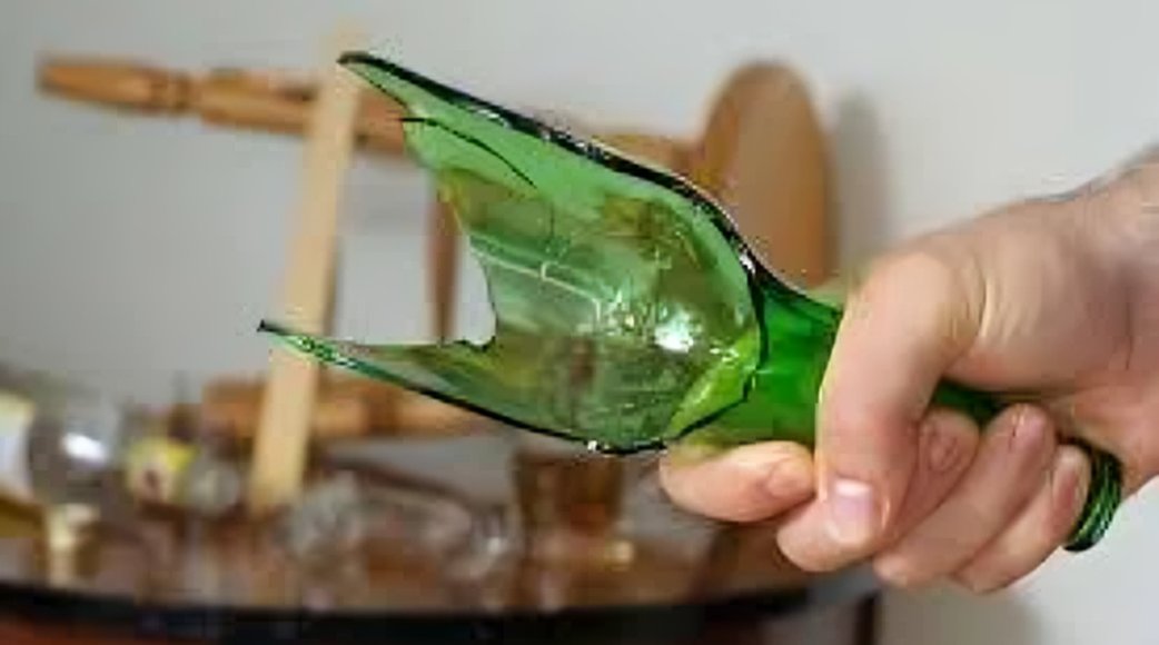 17-year-old wife flees with boyfriend after stabbing husband to death with beer bottle bit.ly/4luLsGy