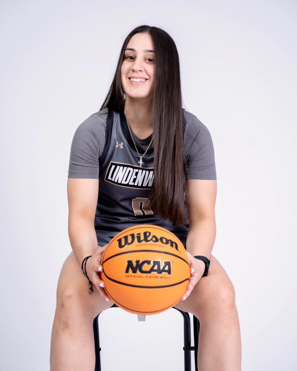 kmantziori05's tweet photo. Roaring to the next chapter! 🦁 Extremely happy and excited to announce my commitment to Lindenwood University. Thank you @CoachAmyEagan  and the staff for this opportunity #committed https://t.co/TZ2wgyyH21