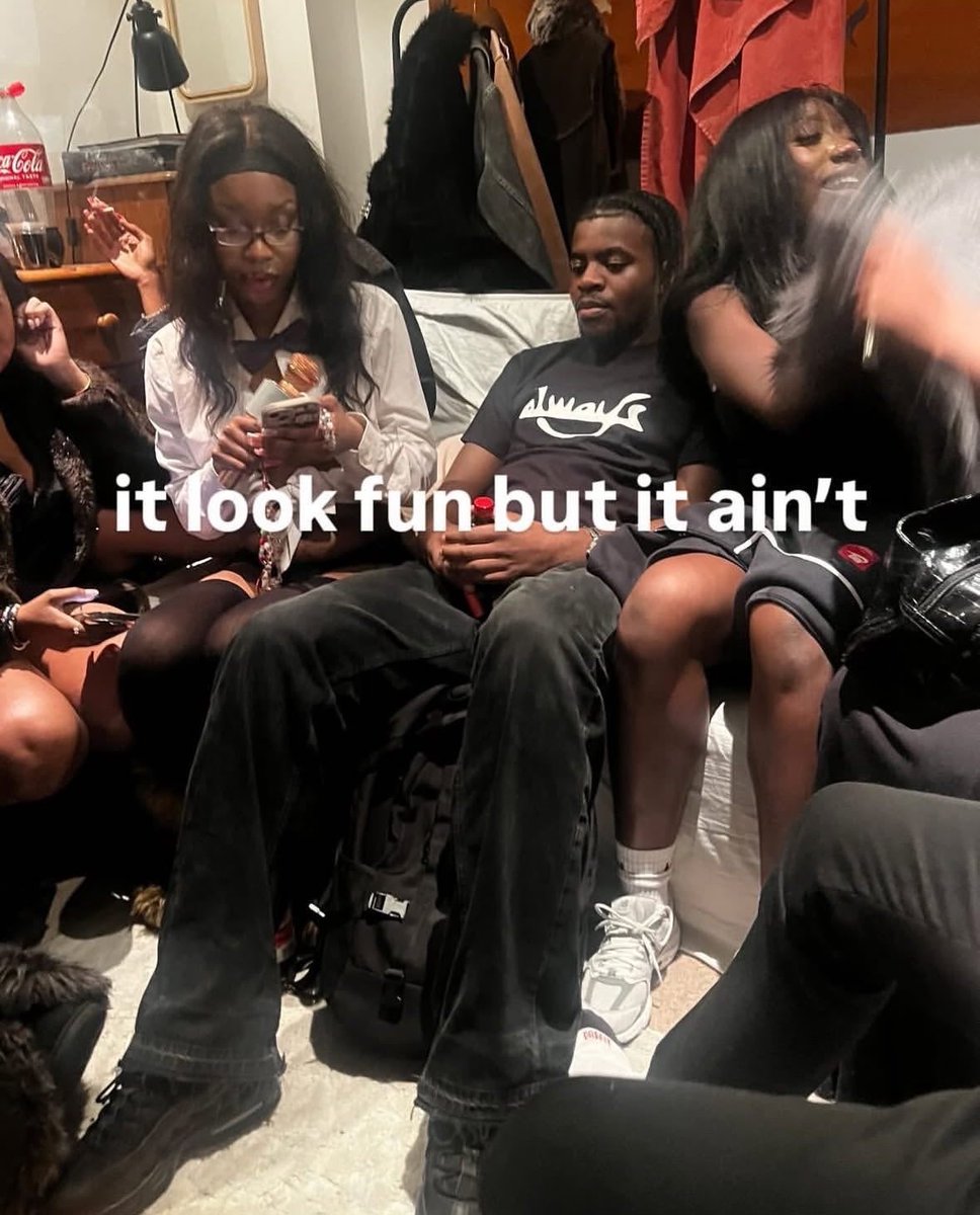 tolafolaa's tweet image. 