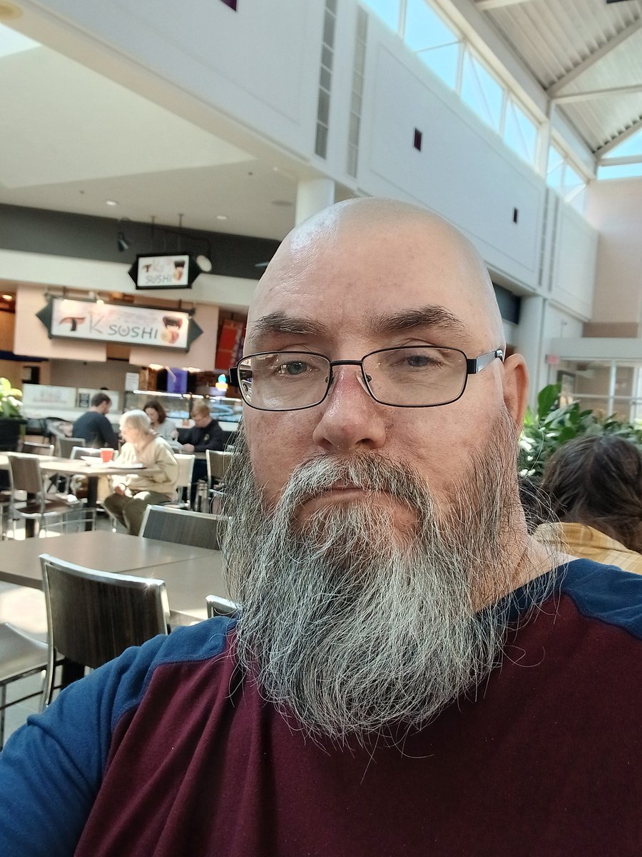 CobaltDale's tweet image. Made it to Duluth, MN today.  The wife and I are taking a Heli Tour over the city and going out for dinner at the Roadhouse! #Minication #HeliLife