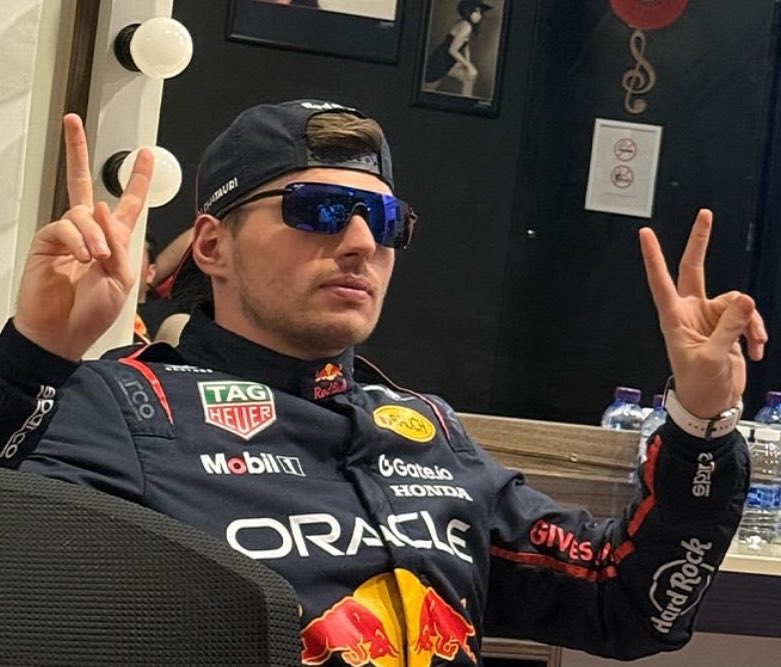 Hola <a href="/KinanGarcia/">Kinan Garcia</a> 

Soy yo…..de nuevo ✌️😎🤣