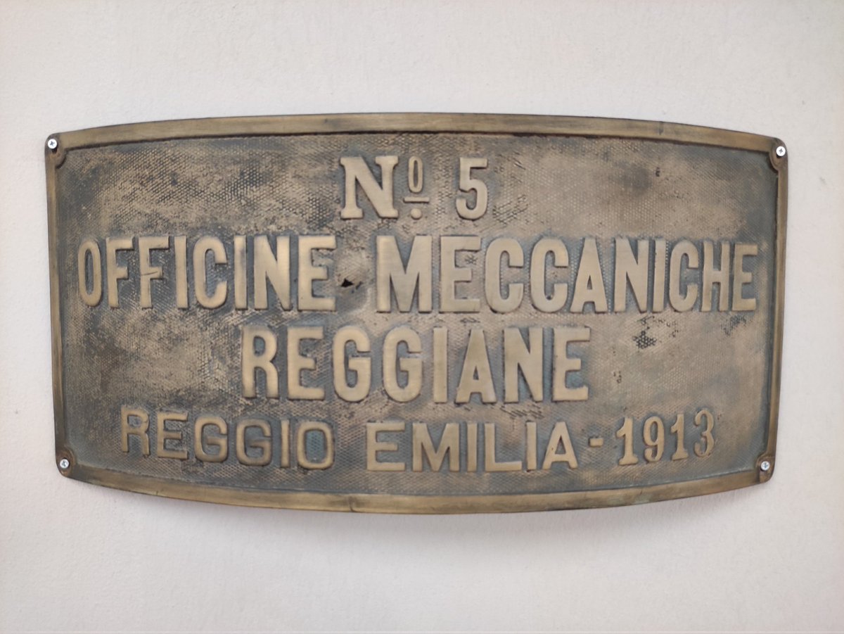 RE2000FALCO's tweet photo. Come sempre, per puro caso, ho scovato una piccola collezione #Reggiane proprio ai Musei Civici di Reggio Emilia, vi invito ad andare a vederli. https://t.co/uoGOfnHtly