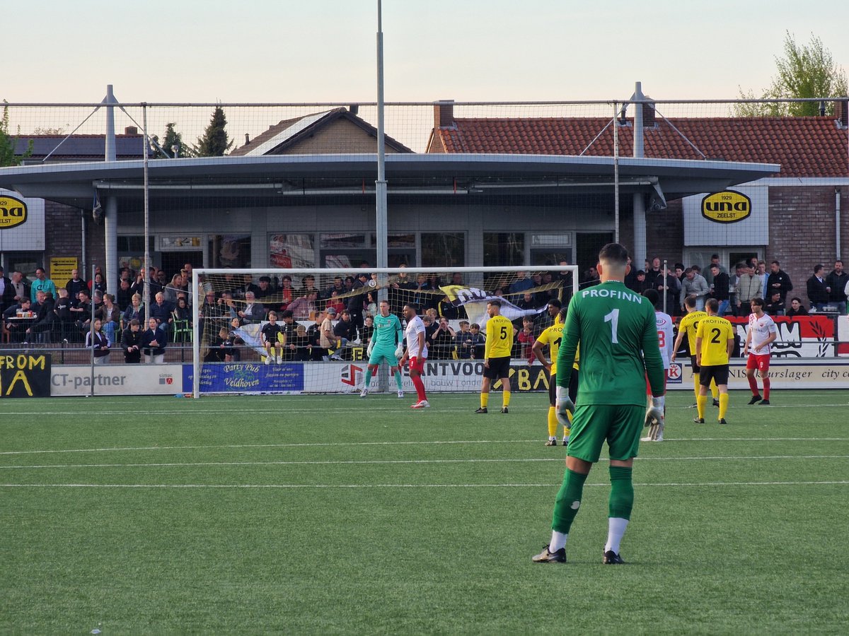 afcajaxpro_'s tweet photo. ⚽️ VV UNA - Kozakken Boys
🎲 0-1
📈 Wedstrijd #97 seizoen 24/25
📆 19 april 2025
🏟 Sportpark Zeelst (1e vinck)
🏆 3e Divisie B (4)
✅️ 14/18
🇳🇱🏟 83/92 &amp; 129/156
📍 Veldhoven

#Groundhopping #Dutch92 #Dutch156 https://t.co/F6wXPuiFKi