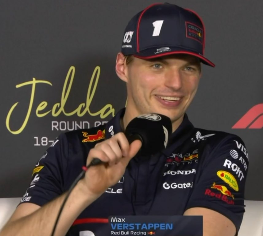 SCUDERIAFEMBOY's tweet photo. “how good was that lap?”

max: good enough, clearly! 😁 https://t.co/f05PTzoZm3