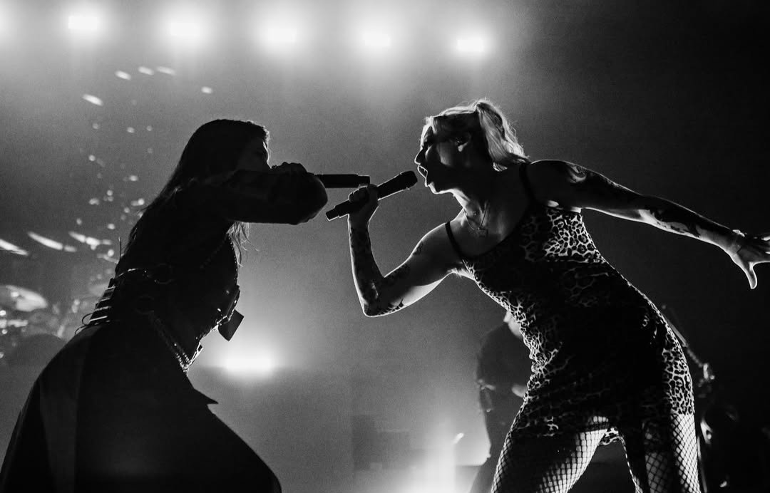 Courtney LaPlante (Spiritbox) and Emma Boster (Dying Wish) devour in new photograph.

📷 by Gabe Becerra