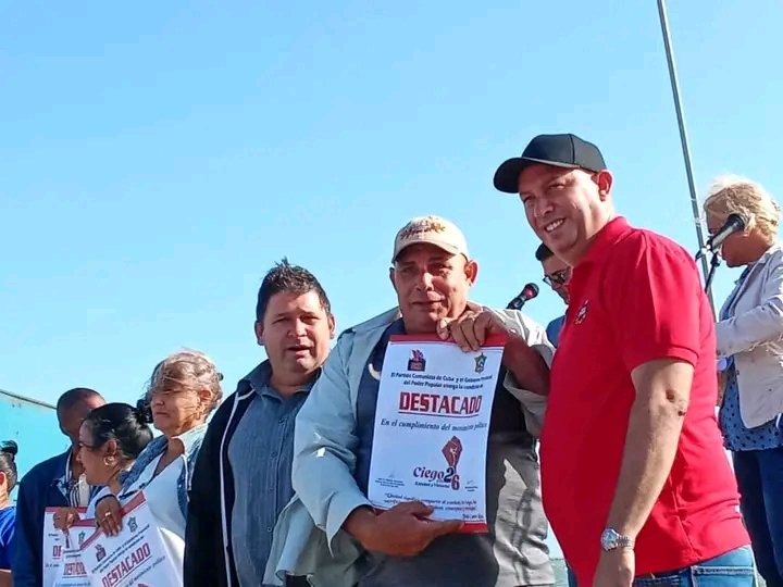 Recibe nuestra Empresa Agroindustrial Bolivia por segunda ocasión la condición de Destacada en la Emulación #CiegoEn26, orgullosos los Cunagüeros, nuestra admiración y respeto para todos los trabajadores que hacen posible los resultados que se muestran. #BoliviaEn26  #SíSePuede.