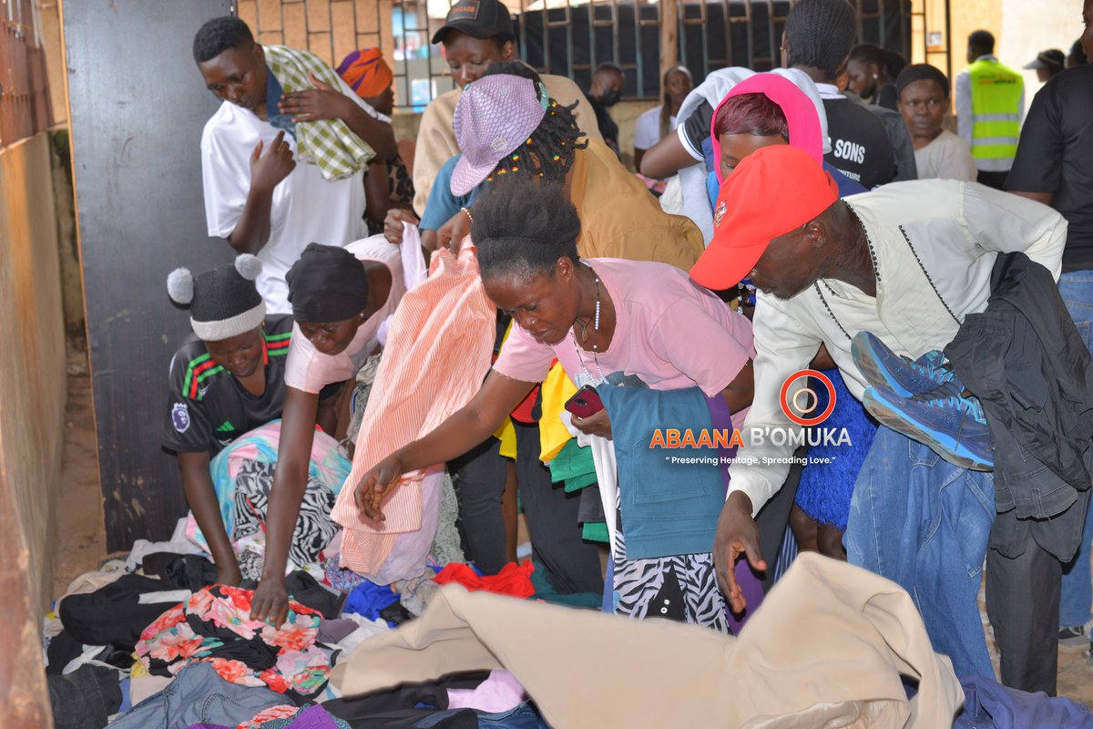 We believe in the power of young people to lead transformation. And in Katanga, we proved it. With nothing more than a vision, teamwork, and faith, we served over 300 people with food, clothes, sanitary pads and more. We listened to their stories. We laughed with their children.