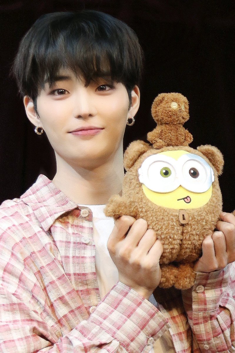 250412 팬싸

Bello〰️🤧

#김성중 #성중 #KIMSUNGJOONG #SUNGJOONG #DNDN