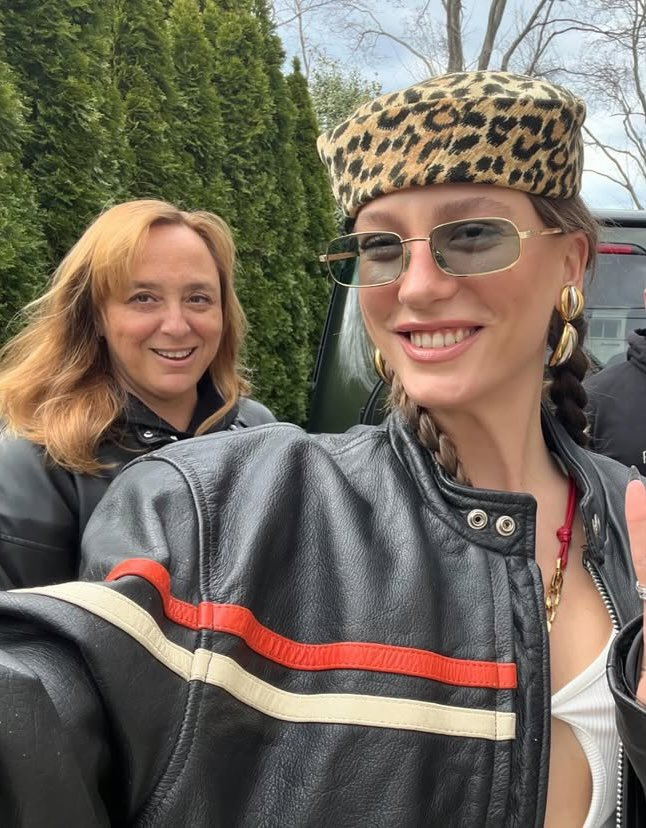 populicc's tweet image. Saraçhane olaylarıyla ilgili paylaşım yapmayan Serenay Sarıkaya, Ayşe Barım hakkında paylaşım yaptı.