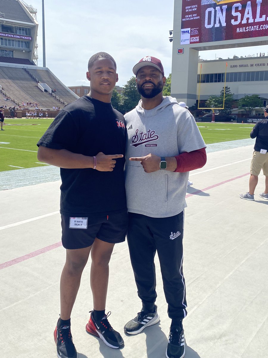D’ante Seals 4⭐️ (@danteseals09) on Twitter photo I had a great time <a href="/HailStateFB/">Mississippi State Football</a>‼️
Thanks for inviting me out to the Spring Game. #SHOWTIME | #HailState🐶 I had a great time <a href="/HailStateFB/">Mississippi State Football</a>‼️
Thanks for inviting me out to the Spring Game. #SHOWTIME | #HailState🐶