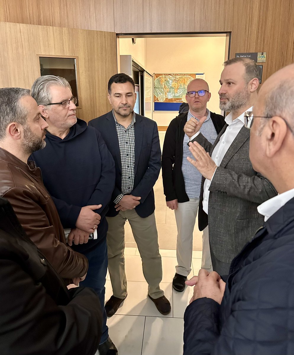 ahmetkaan79's tweet photo. ÖNDER İmam Hatipliler Derneğinde uzun yıllar hizmet ettiğimiz dostlarımızla oluşturduğumuz “Dost Meclisi” ekibiyle birlikte bu sabah Orhan NARİN abinin daveti üzerine İhya Vakfı’na misafir olduk.
Mütevelli Heyeti Bşk. İbrahim YILDIRIM, Vakıf Başkanı Abdullah ÖZCANLI ve yönetim kuruluna teşekkür eder, muvaffakiyetler dileriz. 

📍İhya Vakfı/Fatih
🗓️ 19 Nisan 2025