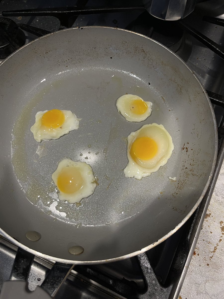 Starmoonchild_'s tweet photo. What the Hegg https://t.co/fDiUxJEO3Y