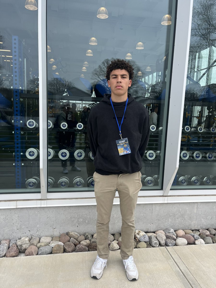 quincy_lawson10's tweet photo. Thank you to @UNewHavenFB for the Junior Day invite. The facilities are incredible. It was  great speaking to @CoachJZamot @Mazon_walker99 about the program. Can't wait to get back on campus this summer and this fall to watch my guy @donnie0607 play. 
@jeff_papazian https://t.co/KBz3rOZAqB