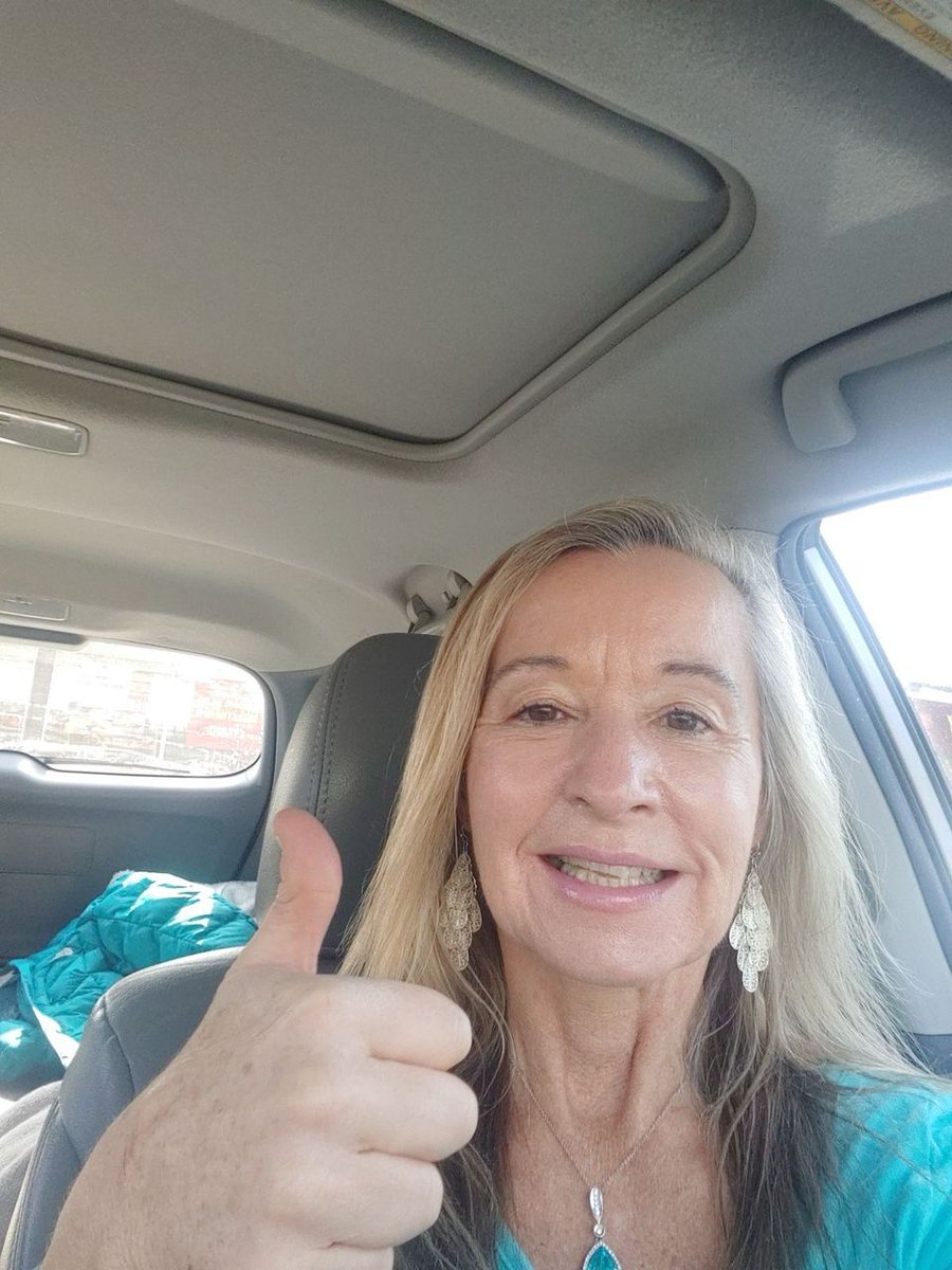 leach_juli5844's tweet image. Congratulations Eleanor, Happy your gift got to you🎉Now go get that treatment