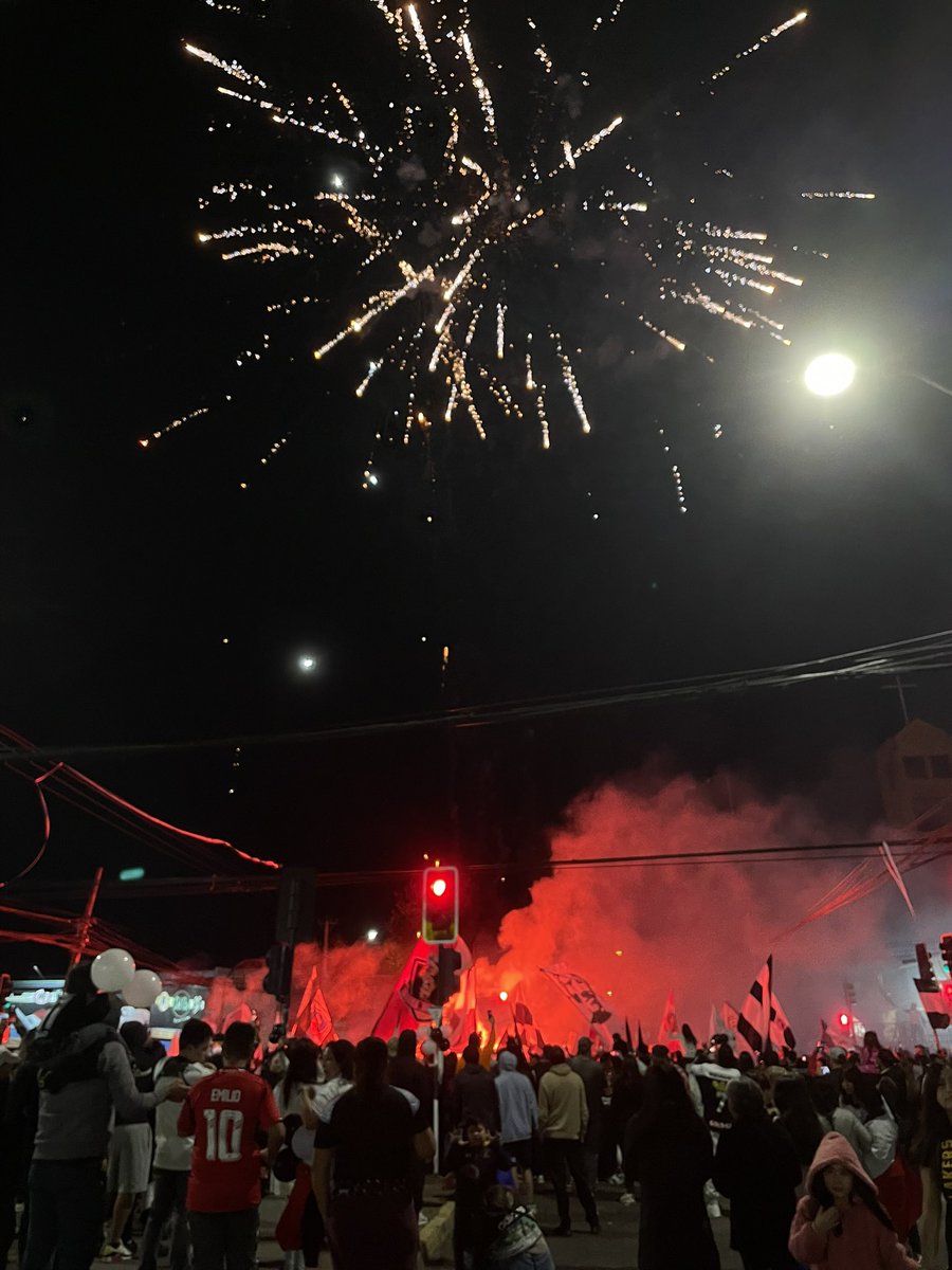 nuevonuevojotai's tweet photo. en pudahuel te amamos más que la ctm Colo Colo https://t.co/sf7nVC0Y6w
