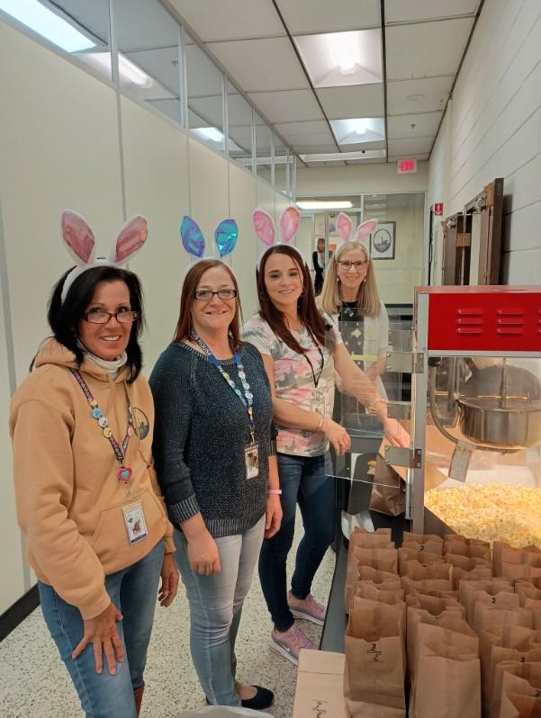 Perseus_House's tweet photo. We clearly know how to have a good time! 🎤 🍿 🎈 Our clients and staff enjoyed some fun activities to celebrate Easter. 🐰 

Thank you Taco Bell, for your generous support. 🌮 🥤
 Taco Bell https://t.co/lT6VA0KKRR