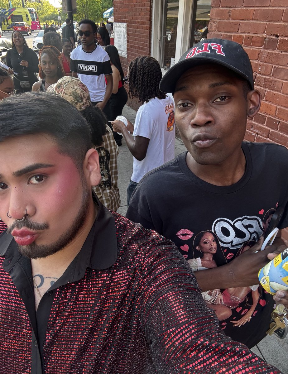 cesartoIedo's tweet photo. our 5th and final time accessing all areas 😿💔 @guccitennissues @flolikethis
#aaaatlanta #aaatour https://t.co/F6OqL4CR0v