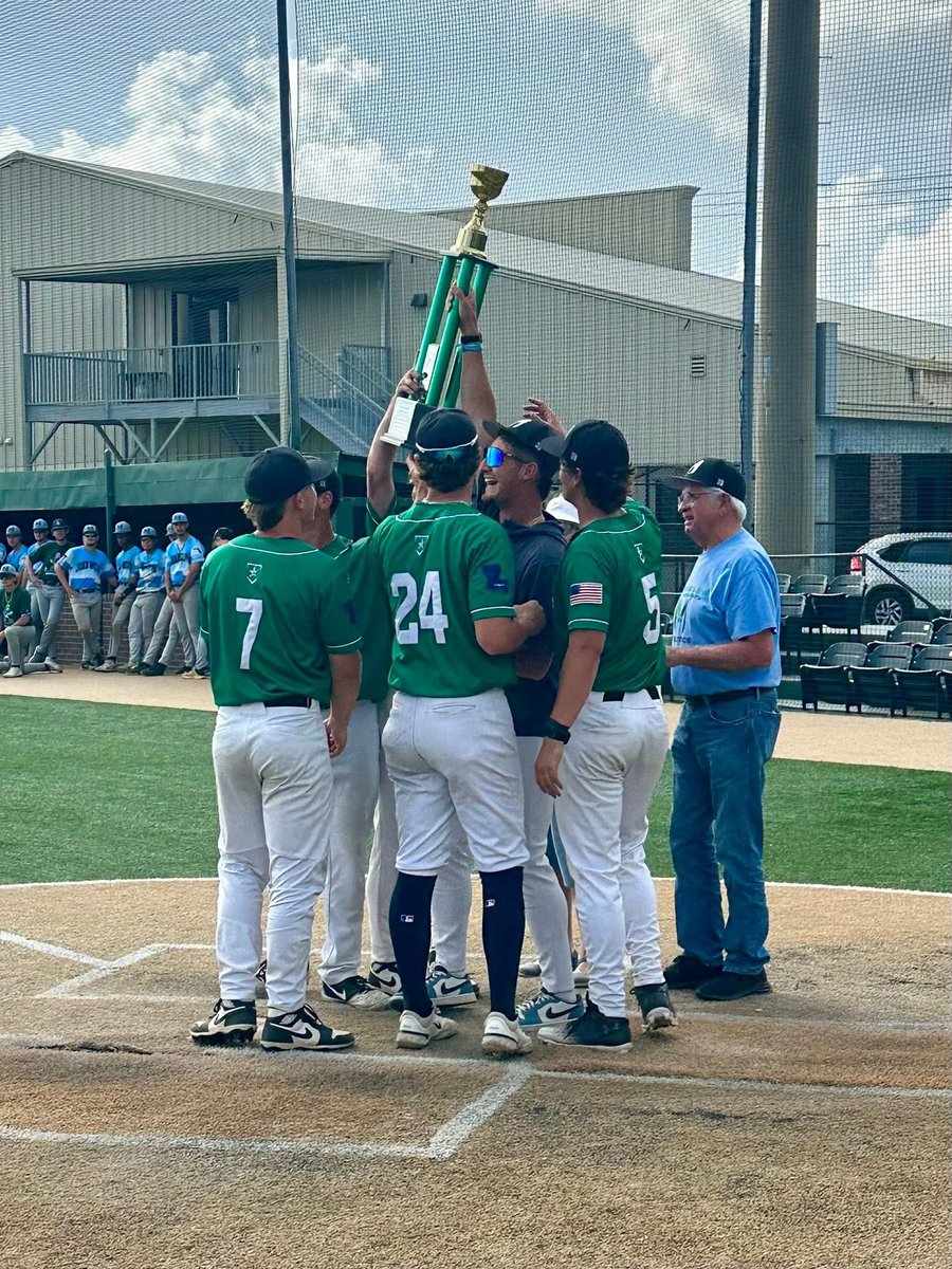 Millersbsball's tweet image. Your 2025 Kingdom Cup Champions, John Melvin University Millers. Trophy 🏆 presented by Jim and Sue Melvin, parents of John Melvin. Thank you all who attended this historic and memorable series! 💙💚⚾️🙏🏼 #kingdombuilders #biggerthanbaseball #leaveyourlegacy #christianathletes