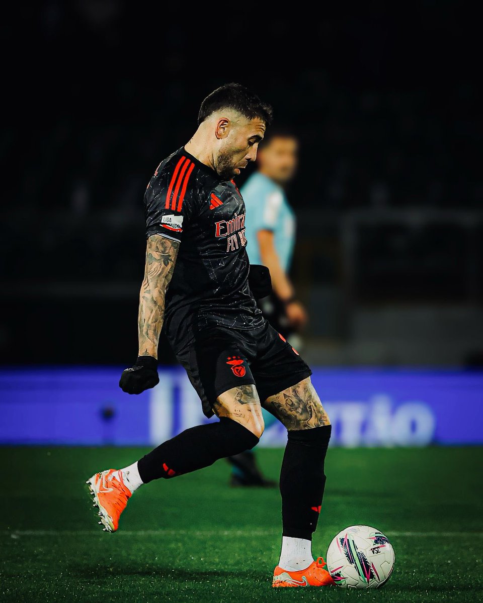Notamendi30's tweet photo. Gran triunfo fuera de casa, felicitaciones a todo el equipo. 🦾

Vamos @SLBenfica 🦅❤️⚔️✨ 

3+ ✅
Clean sheet ✅ https://t.co/MLRQretLLc